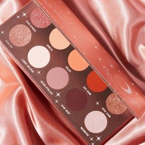 Item Beauty Makeup In My Element Eyeshadow Palette Item Beauty Addison Rae